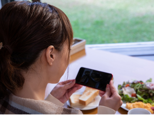 料理の写真を撮ってアップロード！